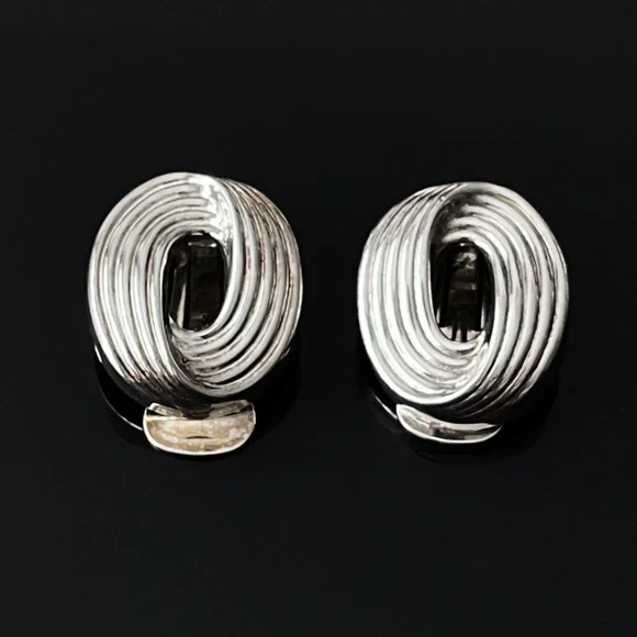 **SOLD**✨ Signed Dior Swirl MCM Vintage Clip On Earrings in Silver - Picture 1 of 2